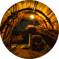 equipos antiguos en una mina de carbon